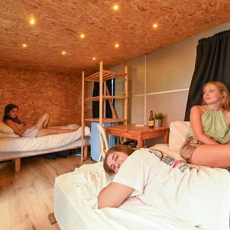 Caravan Hostel Tel Aviv By Roger Age 18-45 المظهر الخارجي الصورة