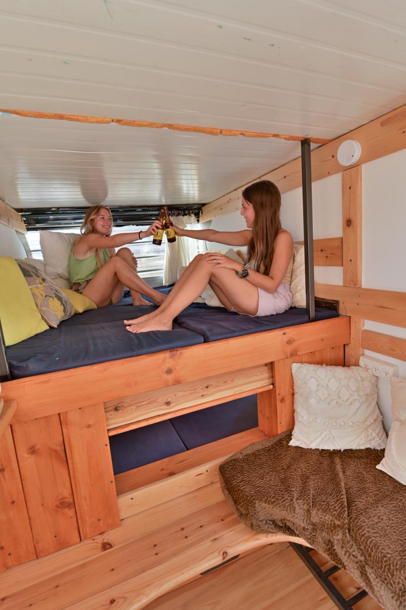 Caravan Hostel Tel Aviv By Roger Age 18-45 المظهر الخارجي الصورة