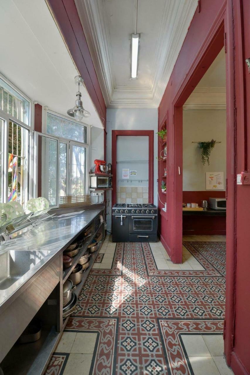 Caravan Hostel Tel Aviv By Roger Age 18-45 المظهر الخارجي الصورة
