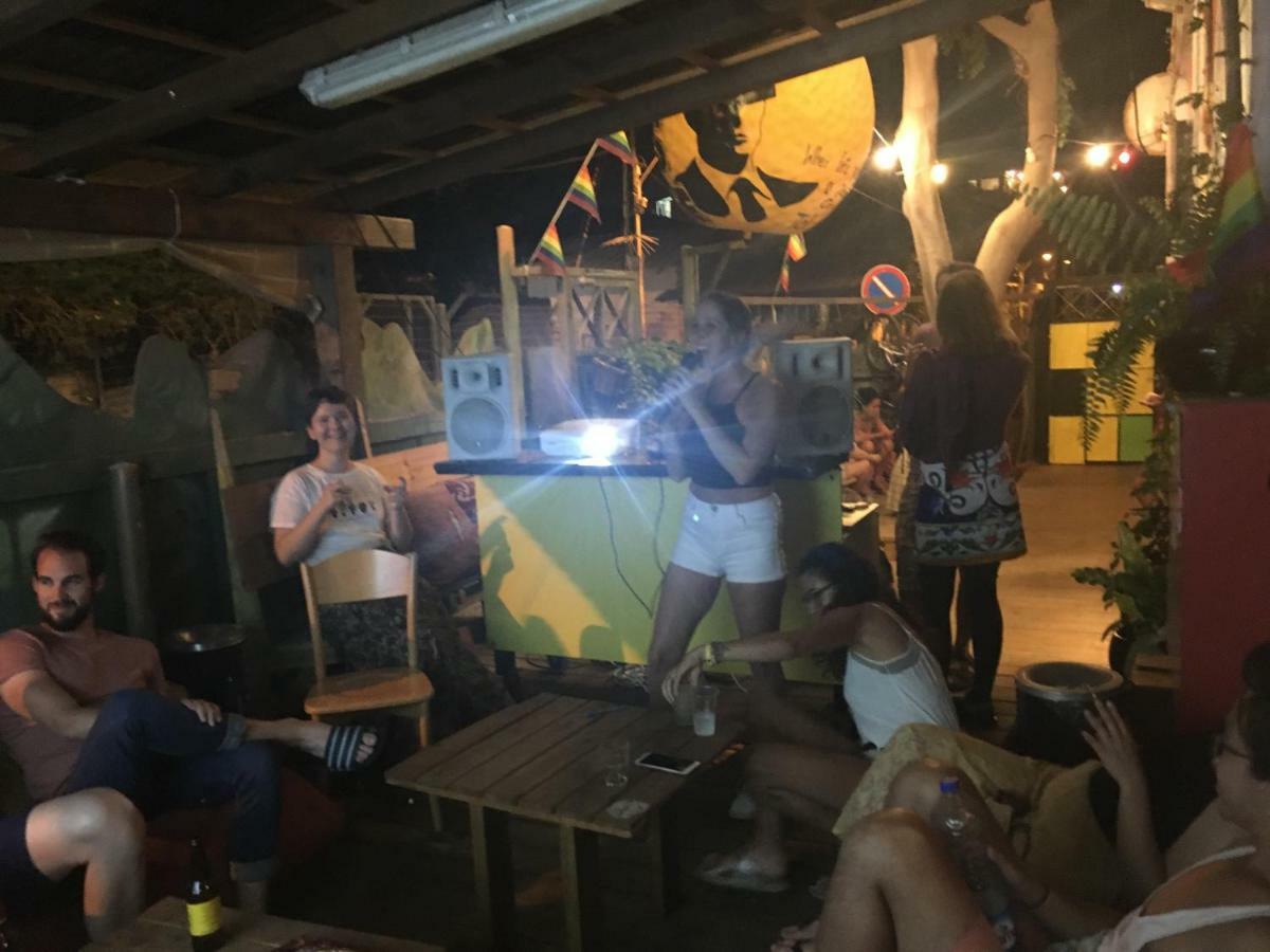 Caravan Hostel Tel Aviv By Roger Age 18-45 المظهر الخارجي الصورة
