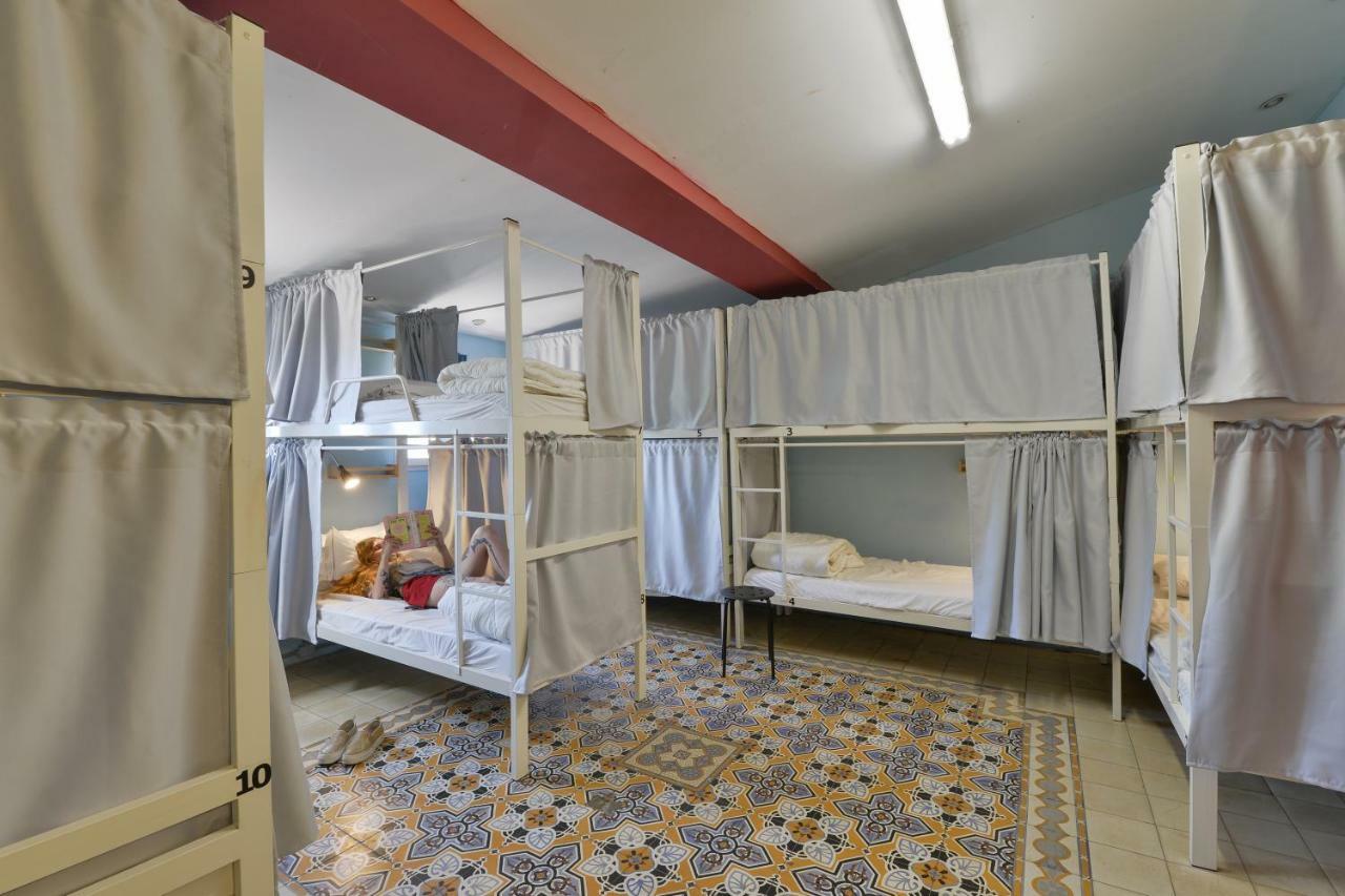 Caravan Hostel Tel Aviv By Roger Age 18-45 المظهر الخارجي الصورة